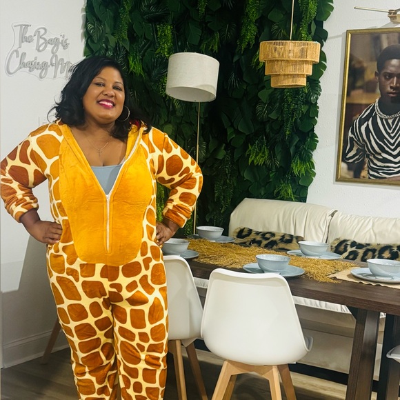 Meet your Posher, LaDonna - Picture 1 of 2